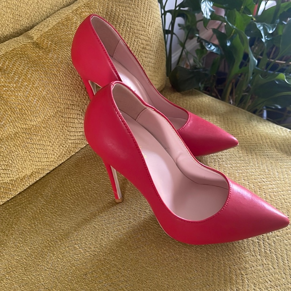 Super Cute Red High Heels 👠 😍🤩